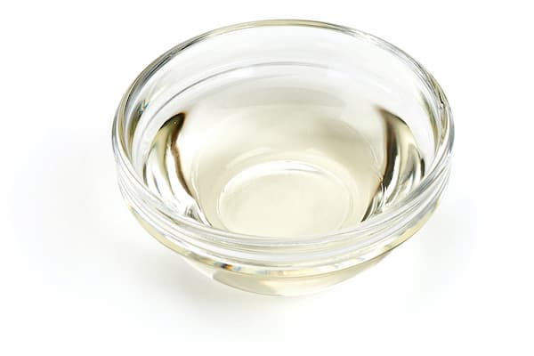 Clean With the Old-Fashioned Vinegar Bowl Remedy